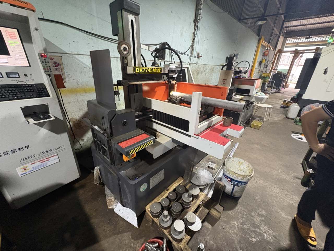 Wire cutting machine.jpg